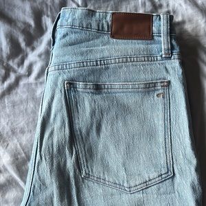 Madewell high waisted relaxed distressed denim size 28